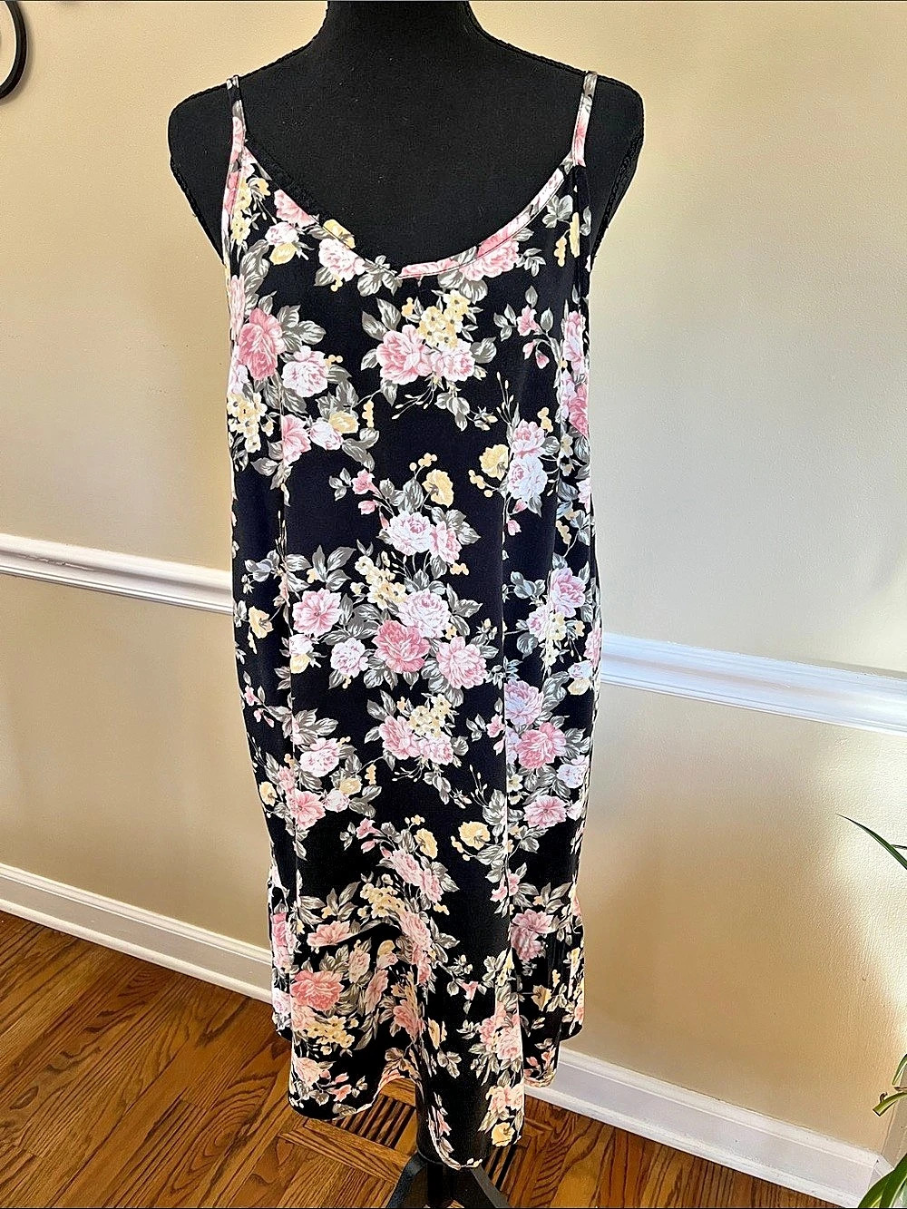 WallFlower Floral Maxi Dress in Black & Pink Size XL Like New